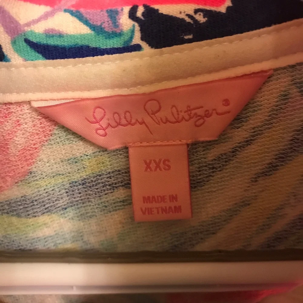 Lilly Pulitzer - Picture 2 of 4